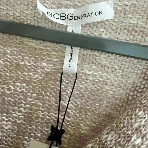 BCBGeneration Women's Lavender Mist Twist Hem V-Neck Crop Sweater Size multiple - Picture 5 of 9